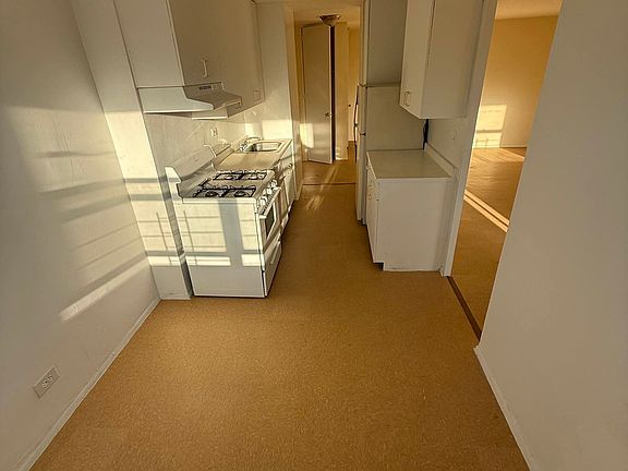 2nd image of 880 Thieriot Ave APT 4J
