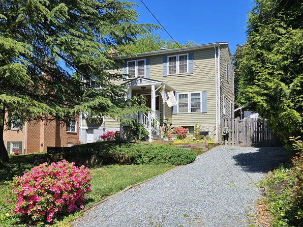 5935 15th St N, Arlington, VA 22205