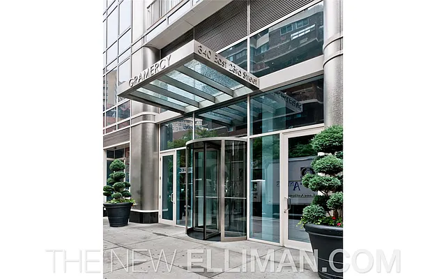Sold by Douglas Elliman | media 21