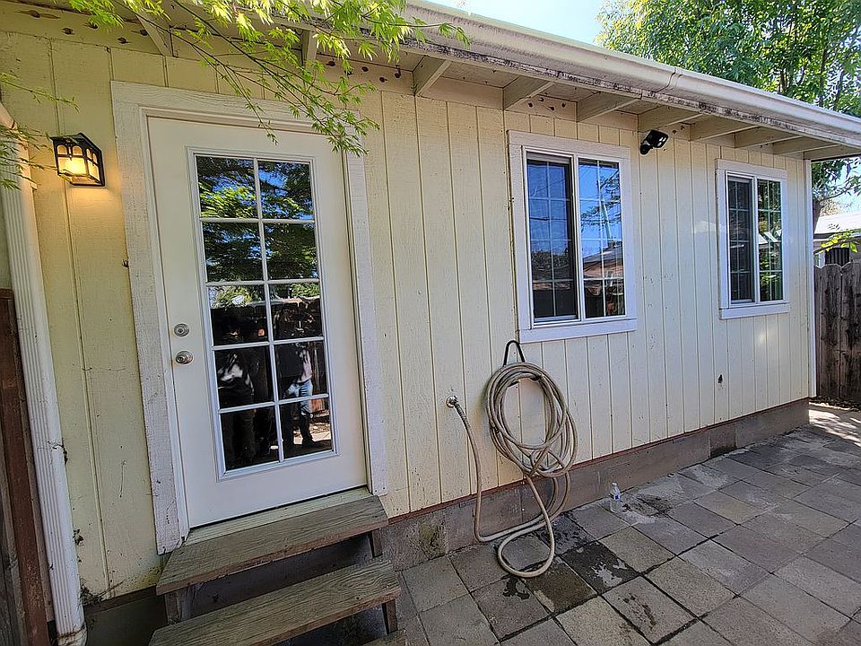 1st image of 407 Vaughn Ave