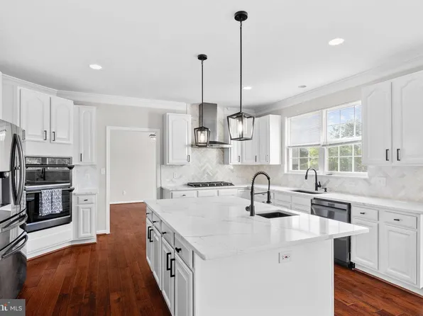 11571 Mica Pl, Lovettsville, VA 20180