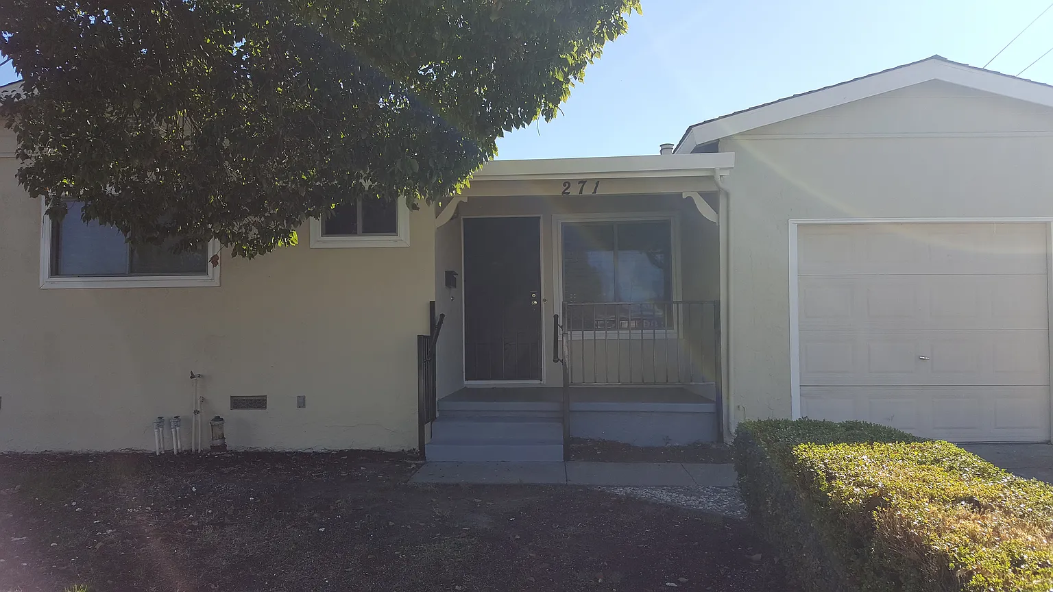 271 Benjamin Ave photo 1