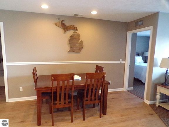 5th image of 1246 Sunnyside Dr Unit 305