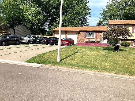 4th image of 1631 Amberina Dr