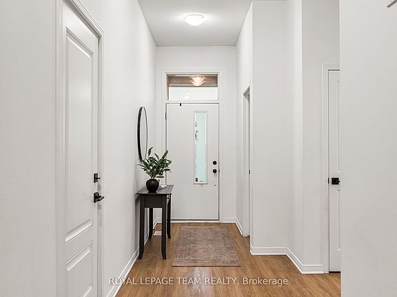 2nd image of 198 Rathwell St