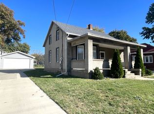 2215 3rd St, Peru, IL 61354