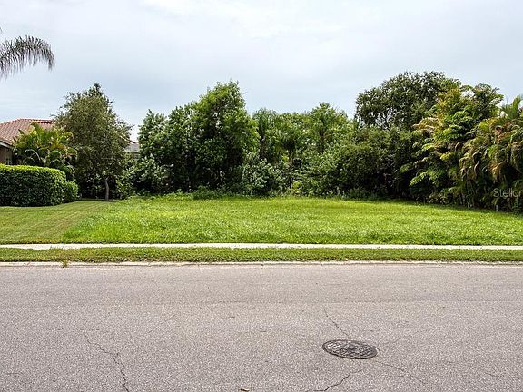 2nd image of Pasadena Point Blvd S