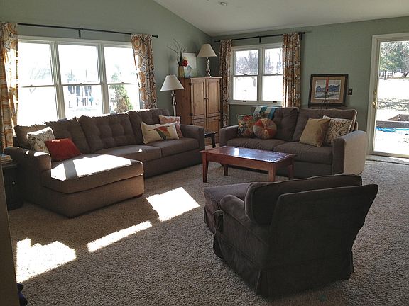 Family Room (view 1)