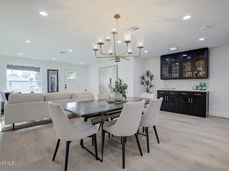 4235 N 35th Way — Photo 8