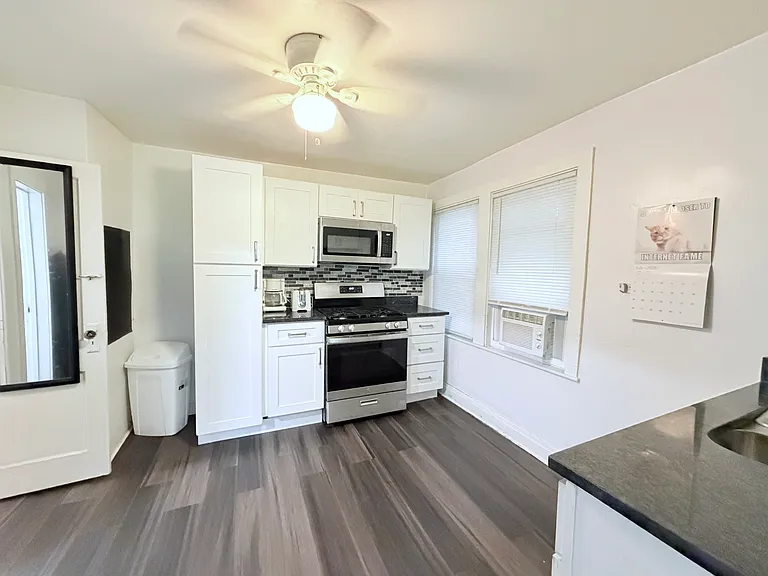 2118 W 18th St #1F — Photo 4