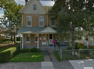8 W Vine St, Stowe, PA