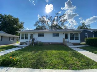 705 7th St #A, Colona, IL 61241