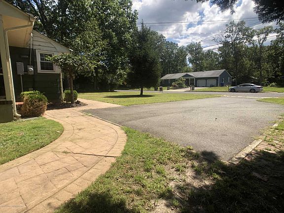2nd image of 37 Blue Jay Dr