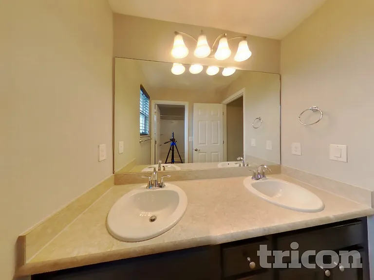 5095 Brilliance Cir — Photo 17