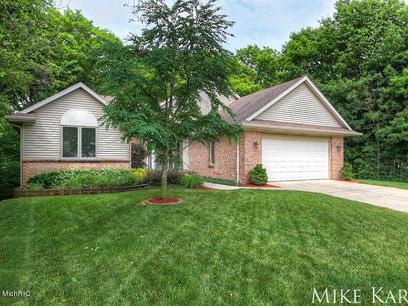 2nd image of 2977 Summercrest Ln