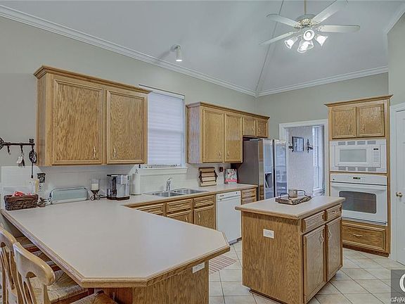 4th image of 126 Downing Ct