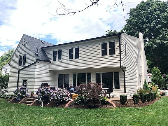 3rd image of 304 Cherokee Dr