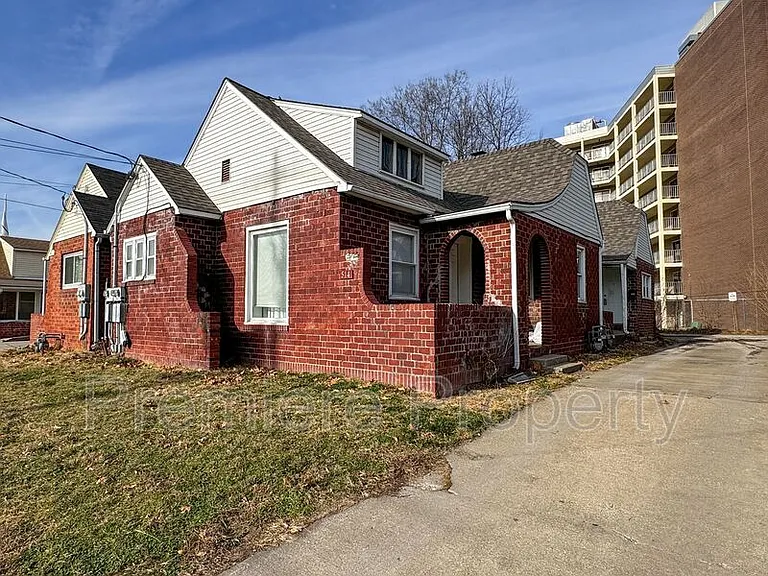 514 W Walnut St #A — Photo 1