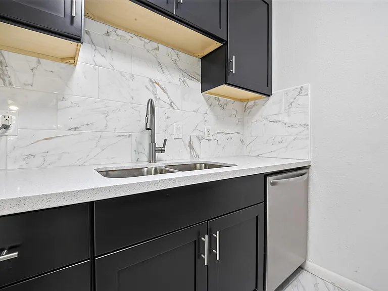 5929 Queensloch Dr #131 — Photo 16