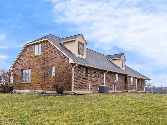 2nd image of 146 SE 180th Rd