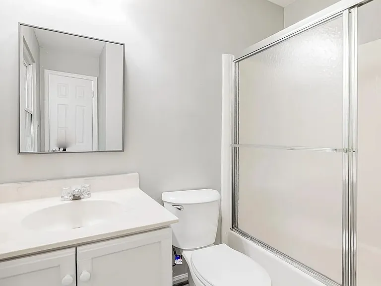 10885 Oak Green Ct — Photo 2
