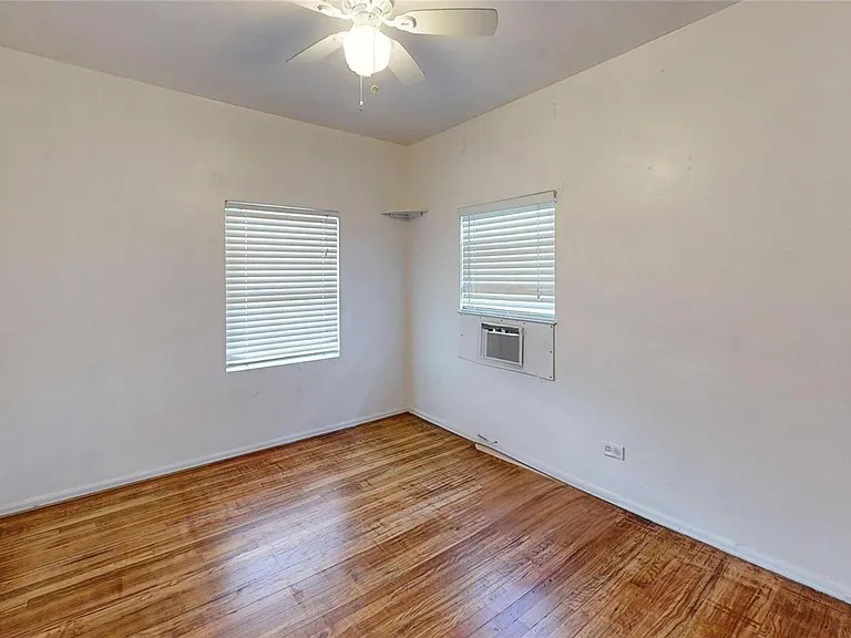810 Lowell Blvd — Photo 16