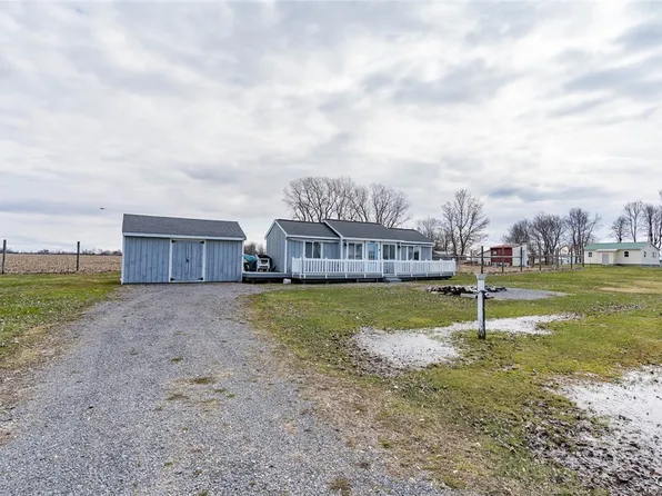 27180 Montonna Shores Rd N, Three Mile Bay, NY 13693