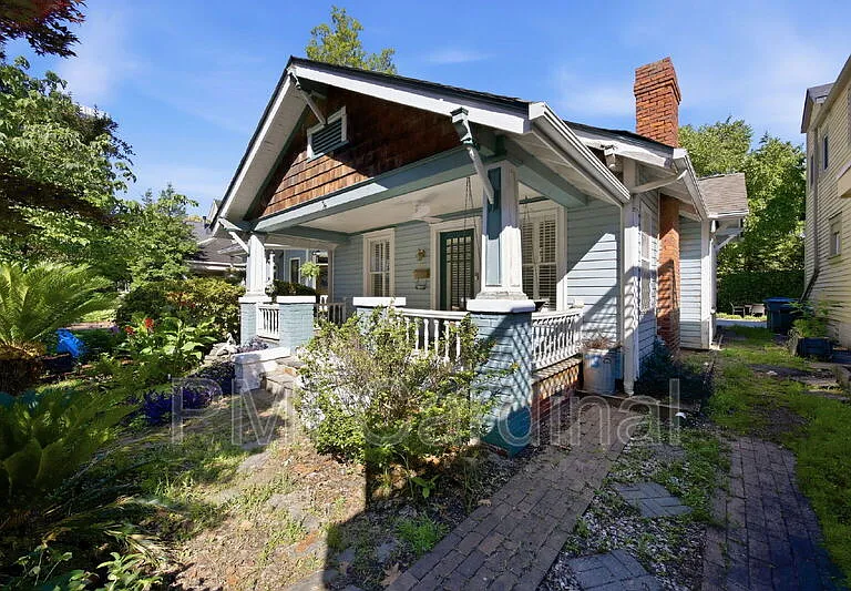 523 N Pine St — Photo 1
