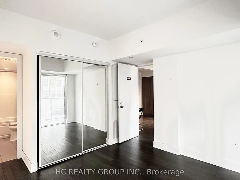 955 Bay St #1008 — Photo 5