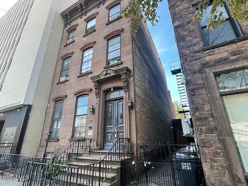 3rd image of 166 Washington Avenue