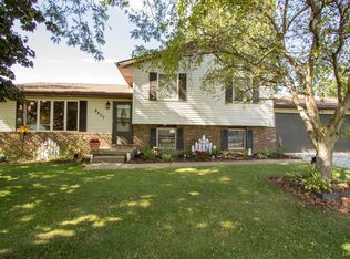 8237 Sapphire Ave NE, Canton, OH 44721