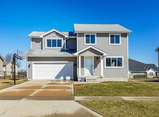 529 Prairie Ridge Dr, Huxley, IA 50124
