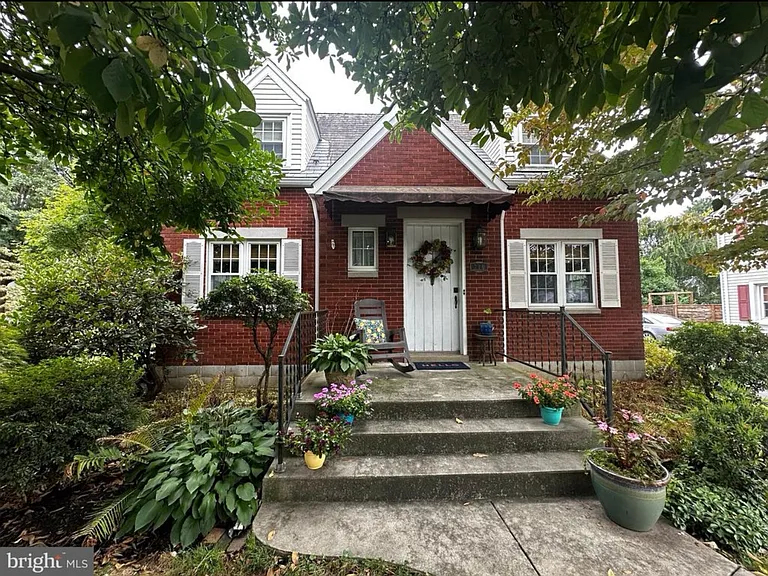 716 Fishburn Rd — Photo 1