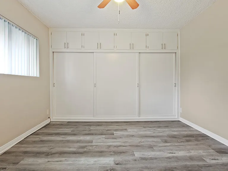 15464 Moorpark St #4 — Photo 4