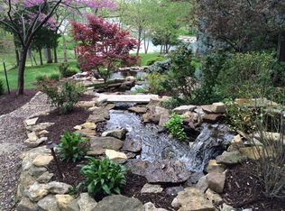 109 NE Shoreview Ct, Lees Summit, MO 64064