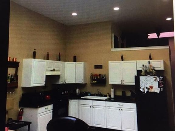 5th image of 100 Bleecker St APT 1