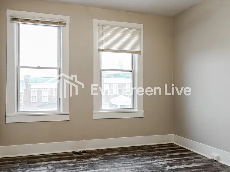 780 Linnard St — Photo 12