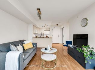 18 Valley Woods Rd #711, Toronto, ON M3A0A1