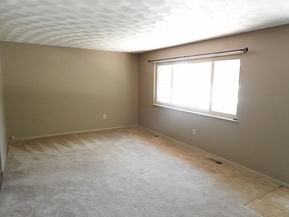 4th image of 203 Overla Blvd