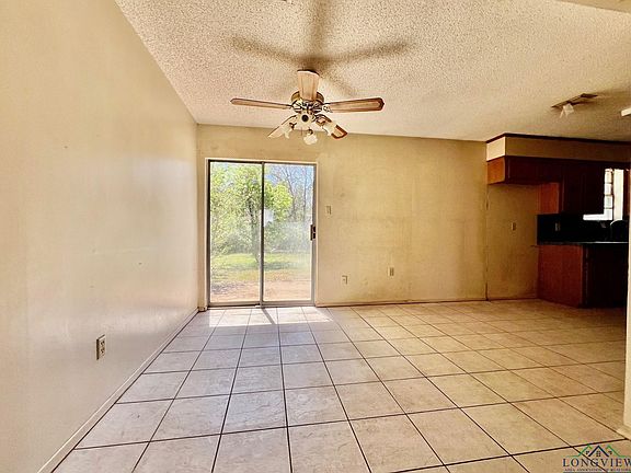 4th image of 804 Robin Ln
