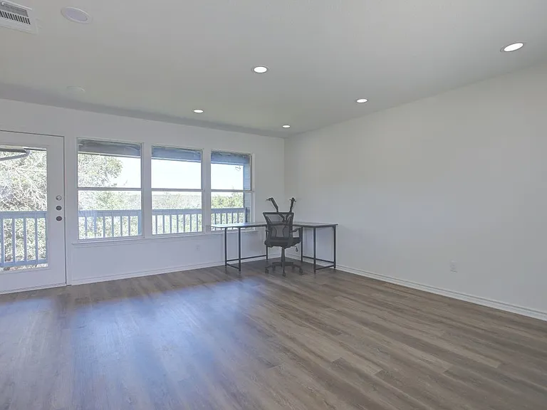 450 Shady Bluff Dr #3 — Photo 9