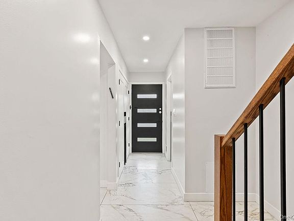 5th image of 12 Sneden Court