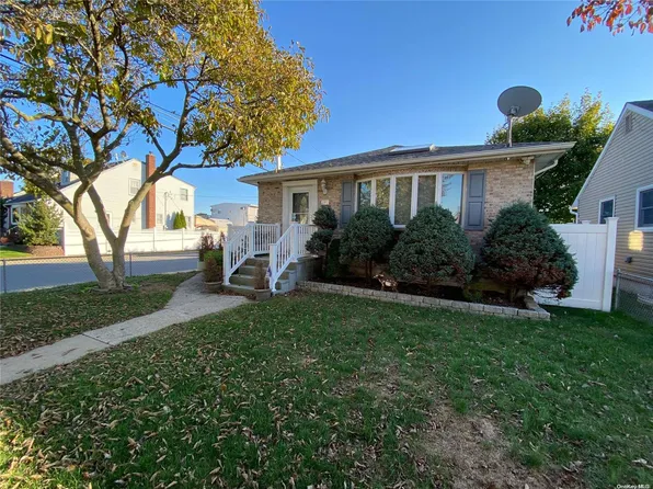 193 Sycamore Avenue, Bethpage, NY 11714