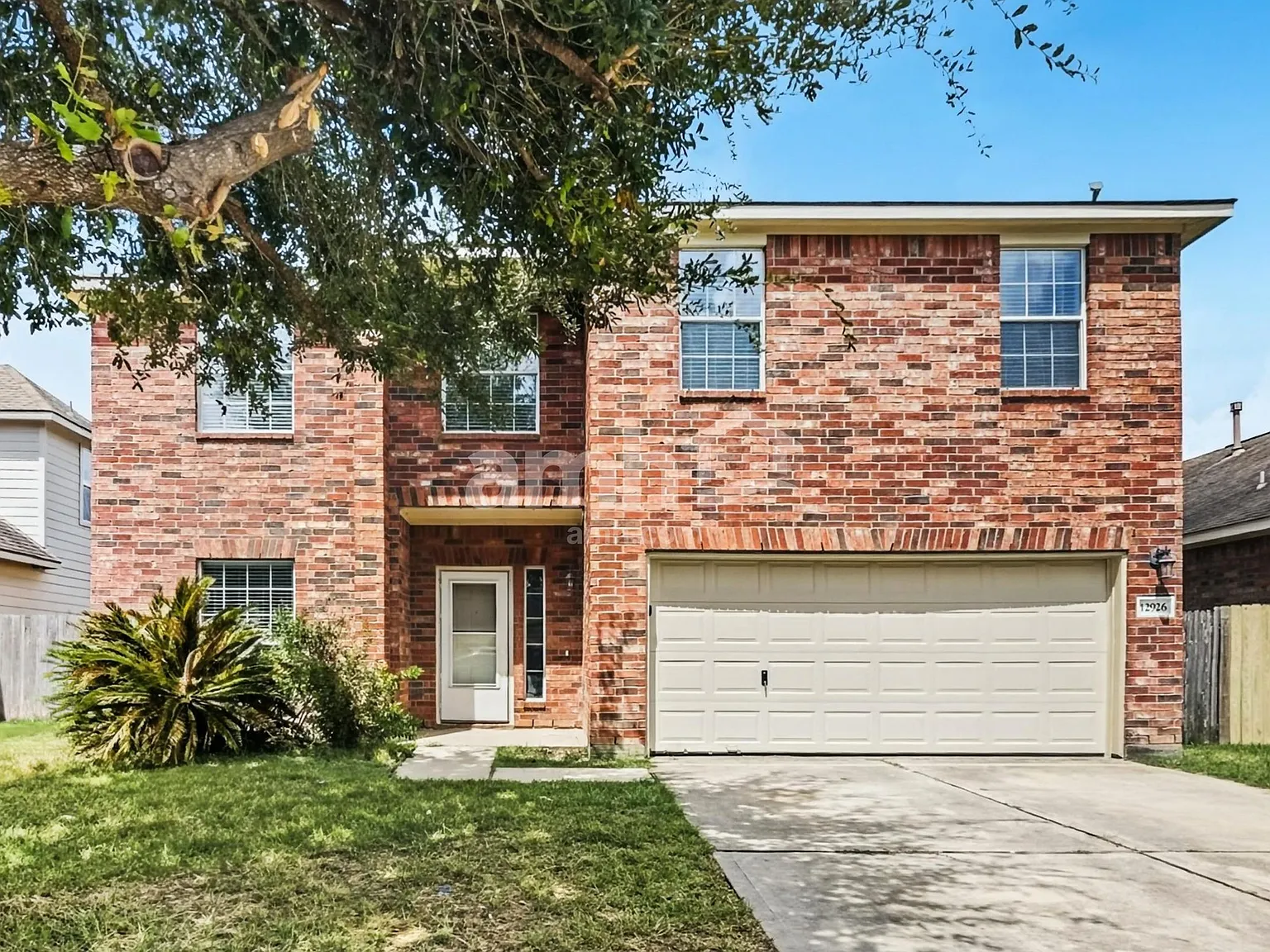 5 bed, 3.0 bath, 2489 sqft, $2,300 — Photo 1