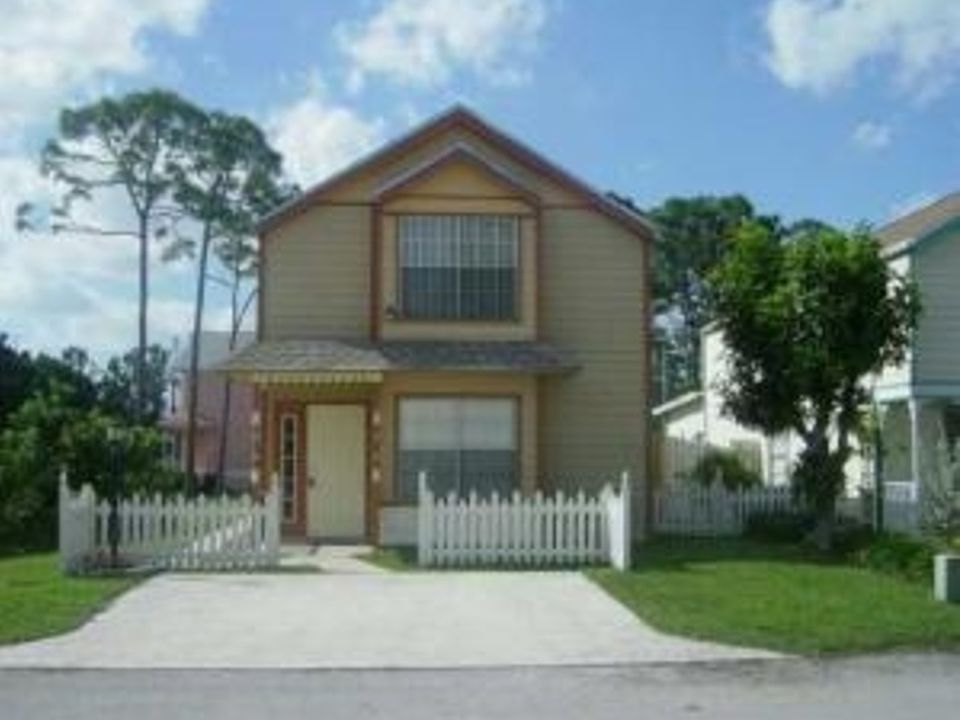 1st image of 1213 Rosebud Ln
