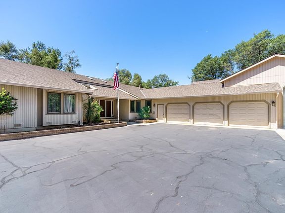 4th image of 15801 Curtis Cir