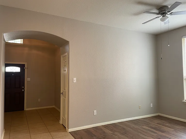 660 Payton Way — Photo 14
