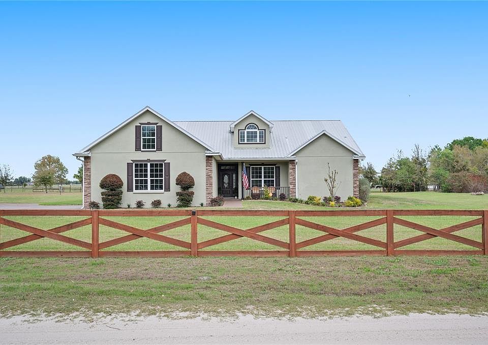 1st image of 3212 E Merrin Rd