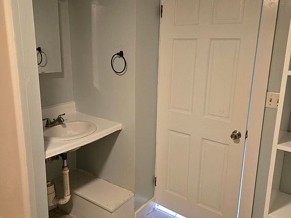 5th image of 11 Lincoln St #2