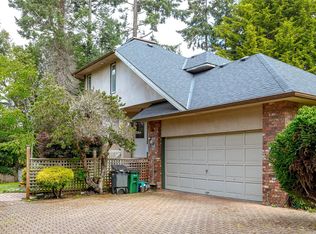 3910 Gibson Ct, Saanich, BC V8N 6E2